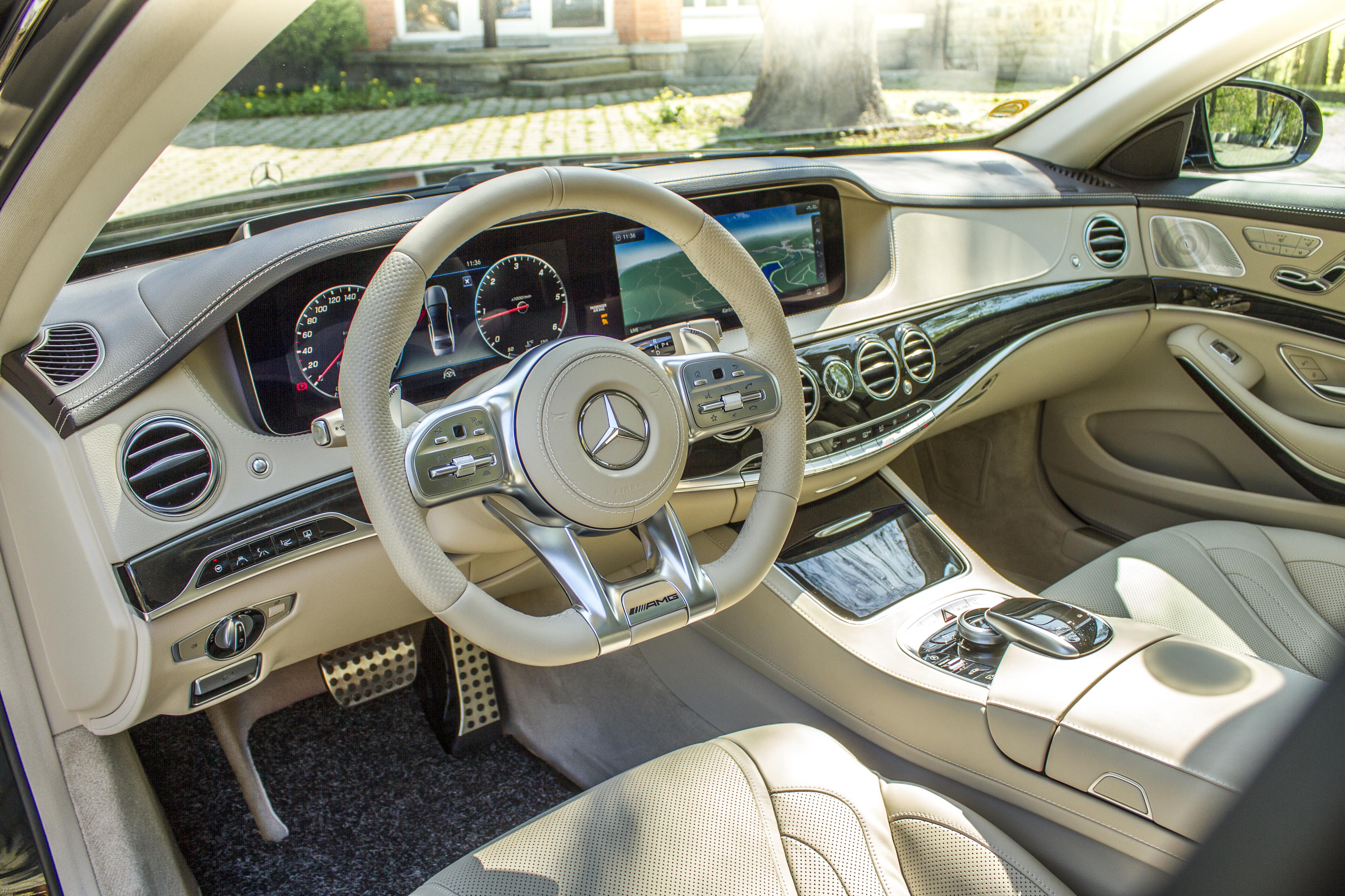 Especial s.r.o. - VIP Limousine service foto 5