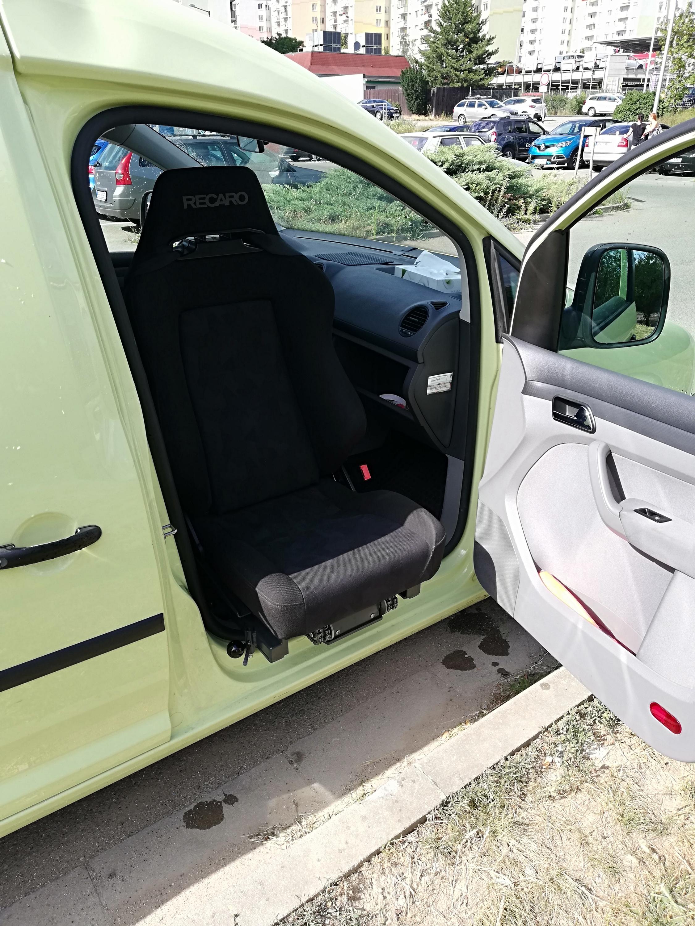 1. bezbariérové taxi v Brně-HelpnuTi foto 3