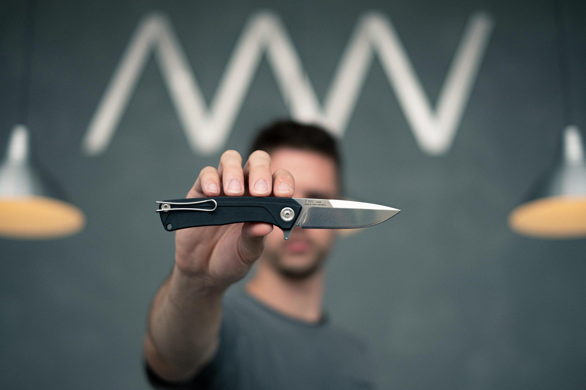 ACTA NON VERBA KNIVES