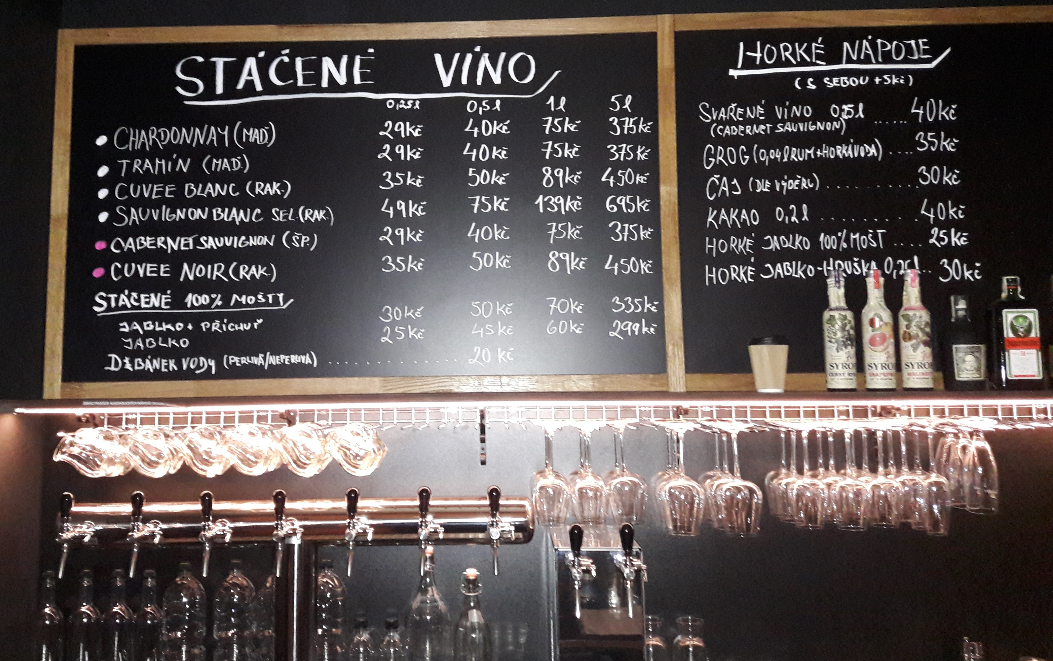 Vingl vinný bar foto 2