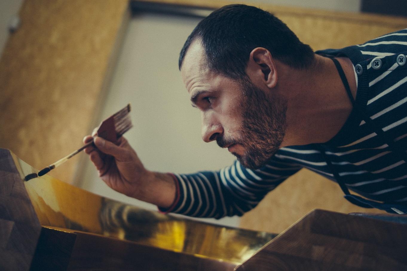 Restaurování nábytku - Petr Oliva, Dis.