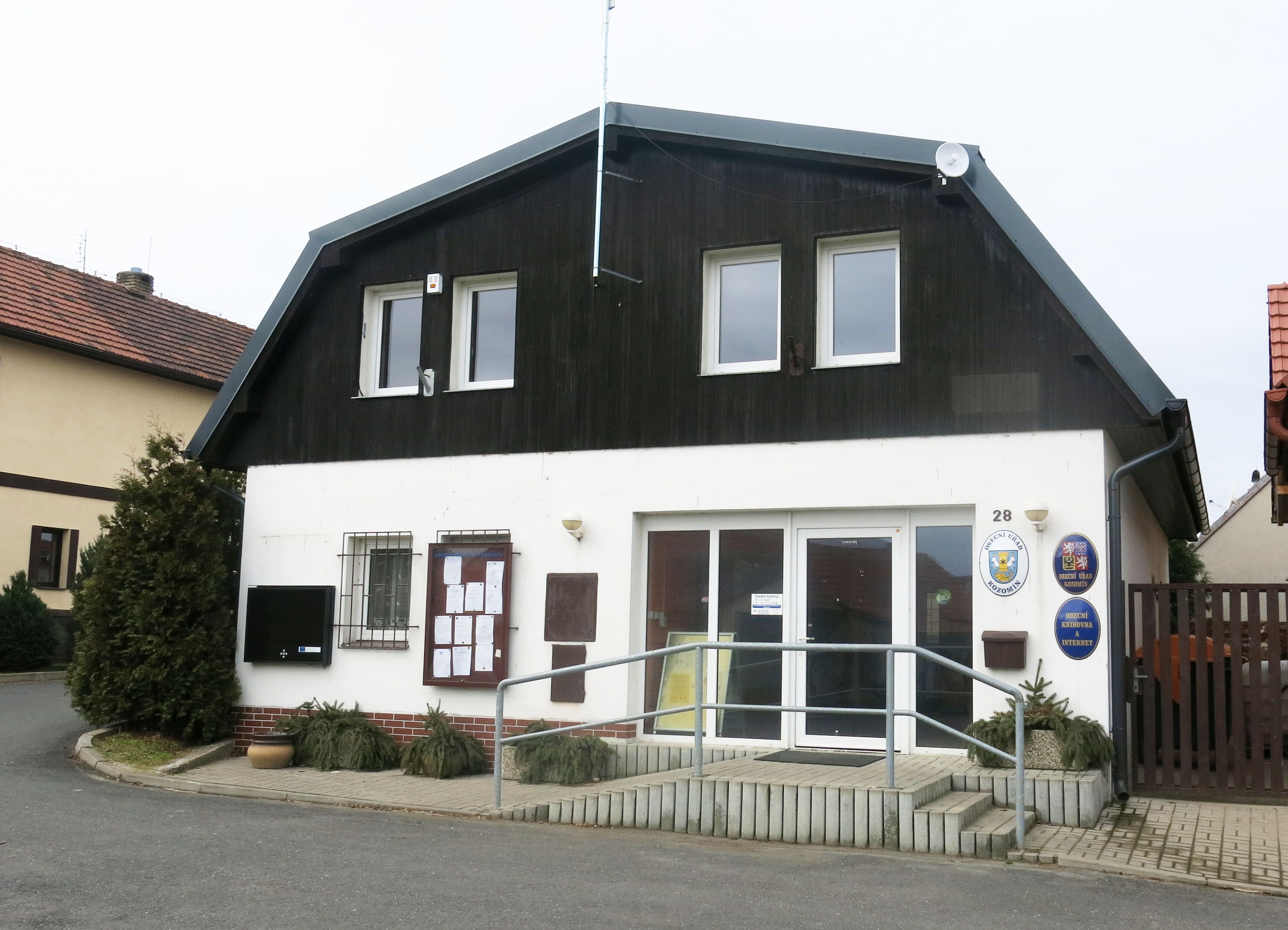 Kozomín - obecní úřad