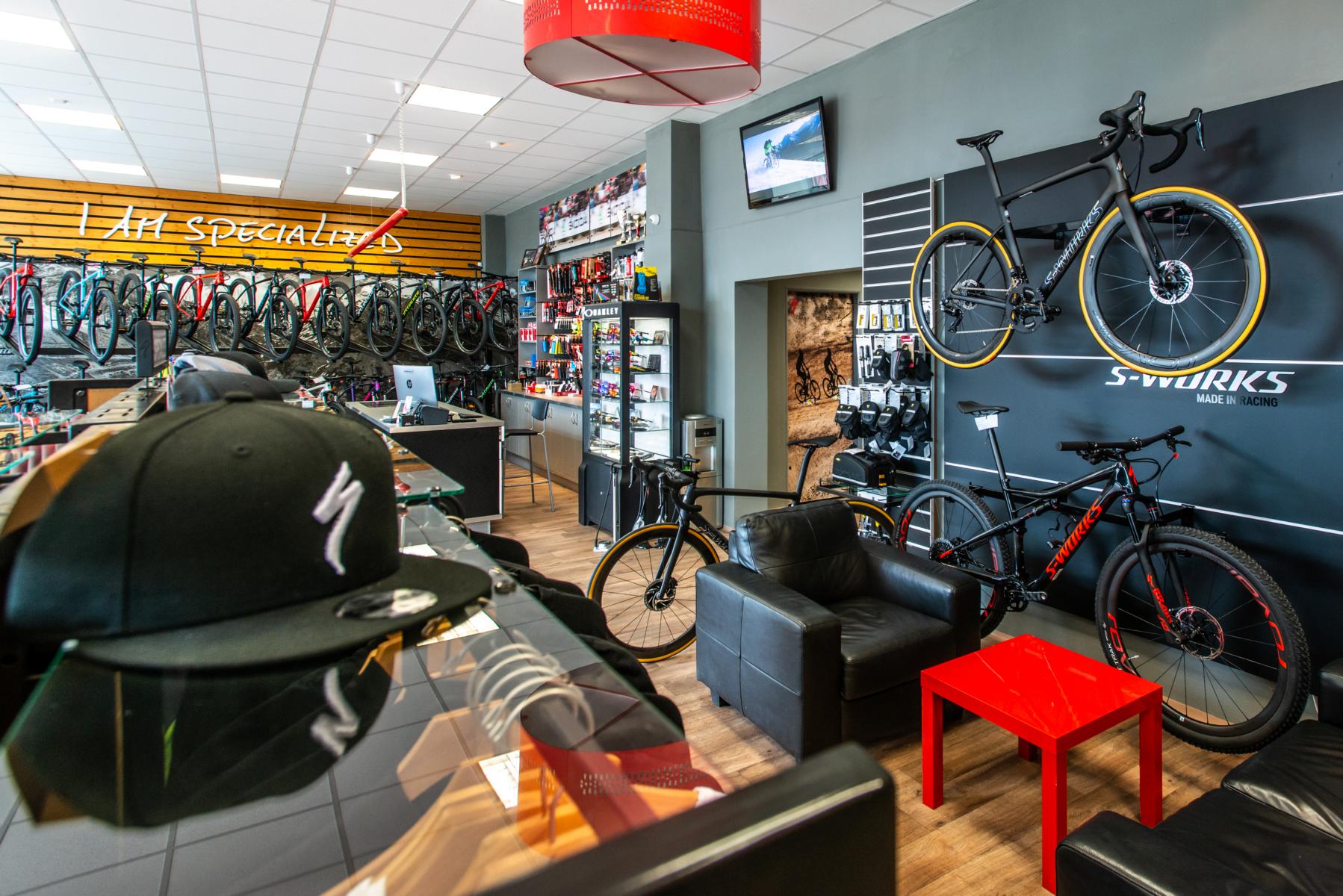 VELOCENTRUM SPECIALIZED CONCEPT STORE foto 5
