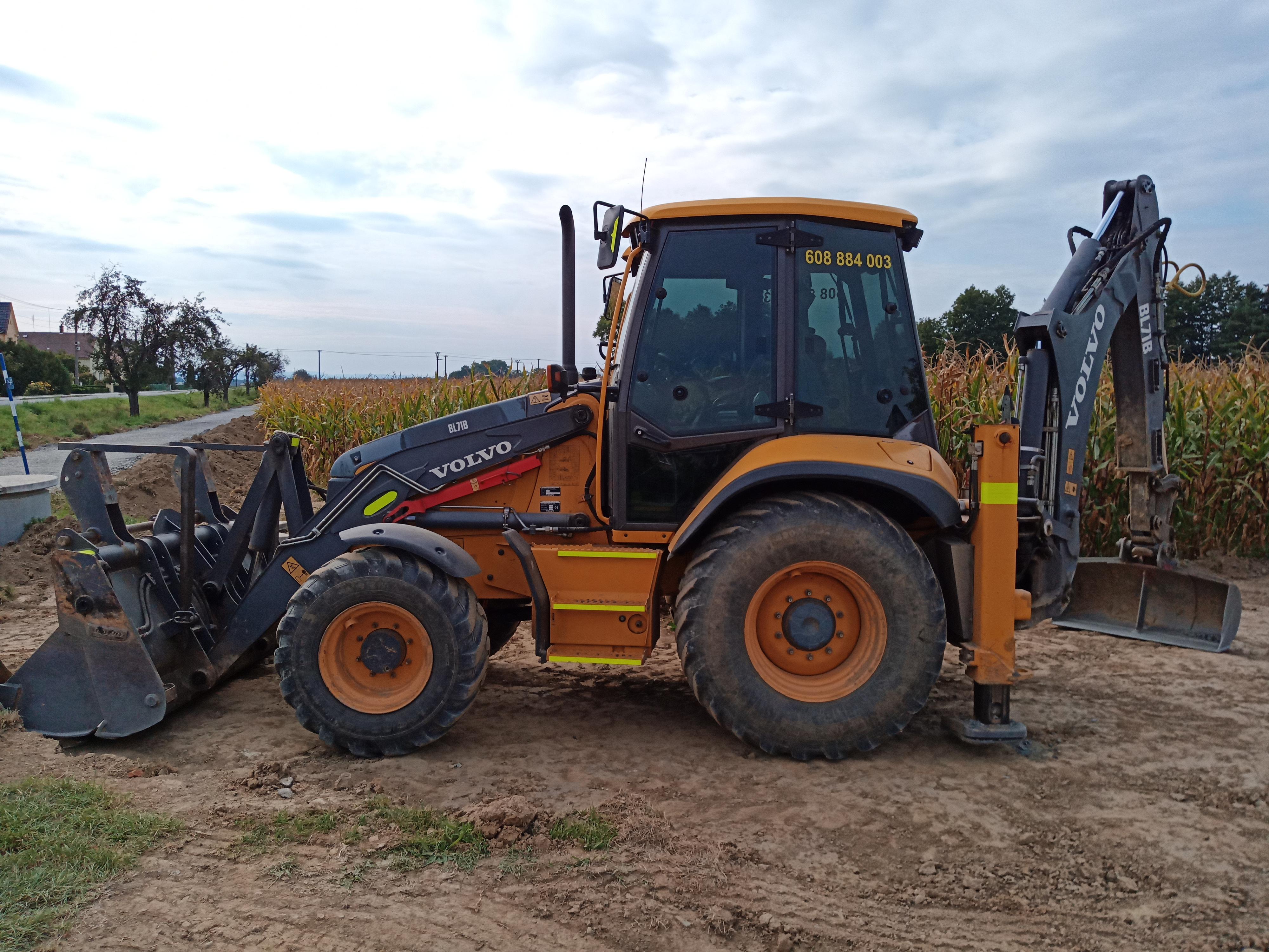 Výkopové práce Leona Hlocká foto 1