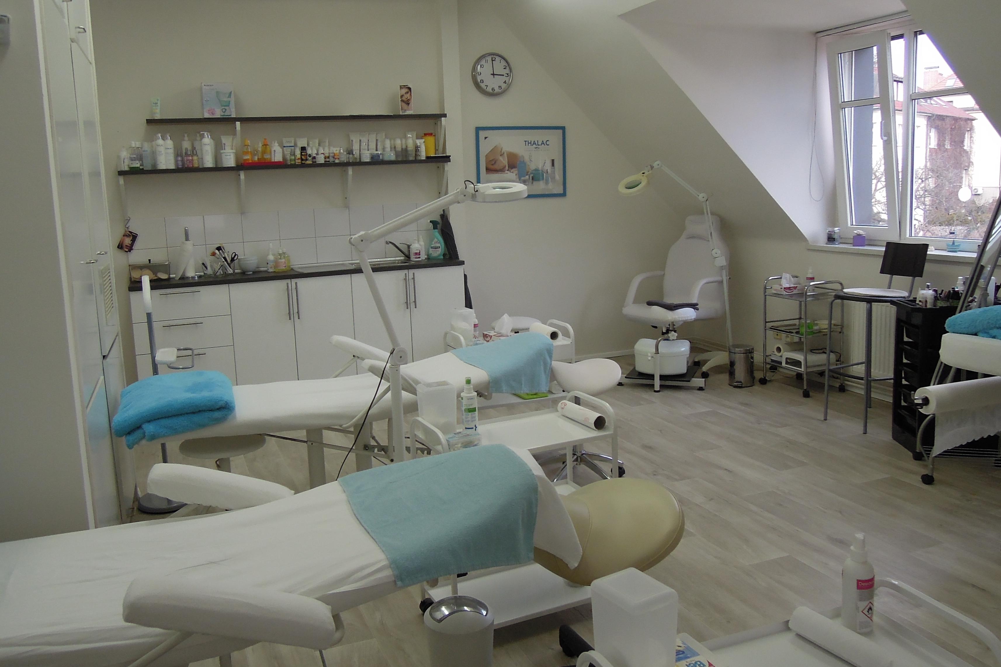 Akademie zdraví a krásy Vlasty Feřtekové