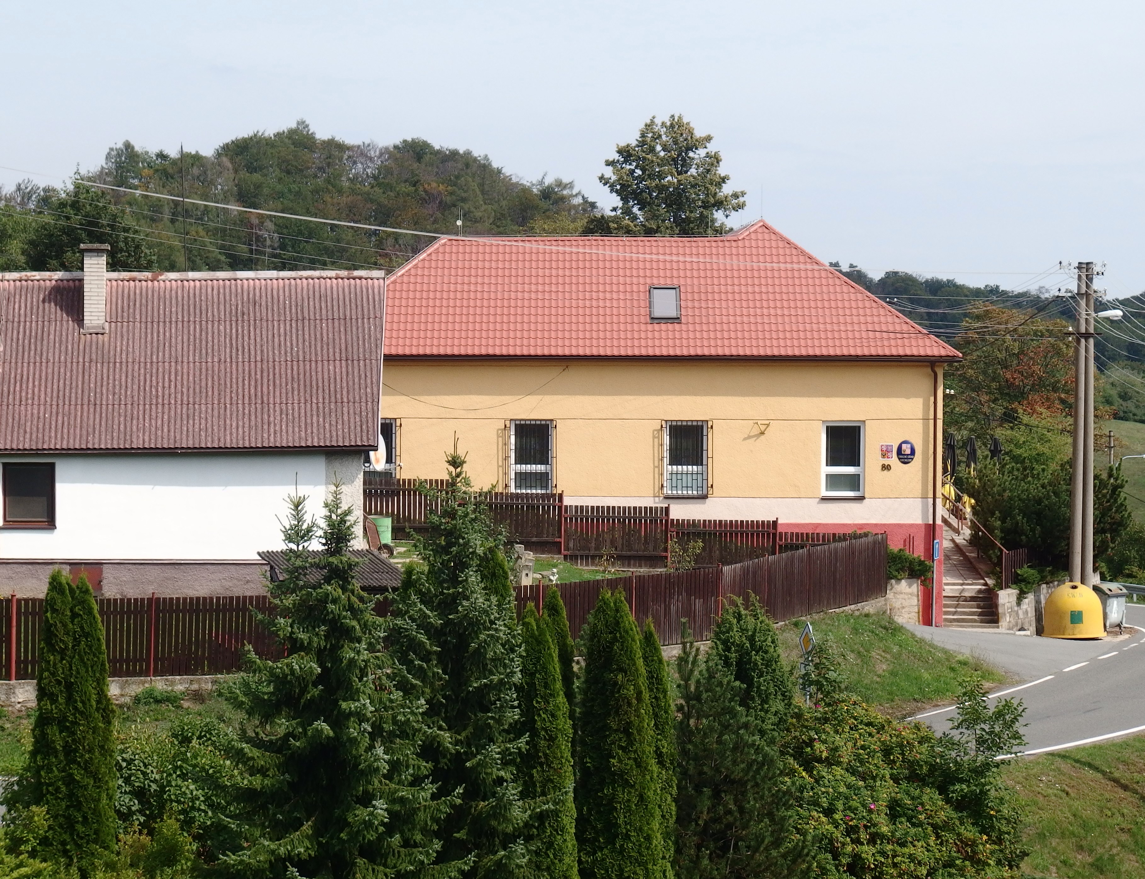 Krchleby - obecní úřad foto 2