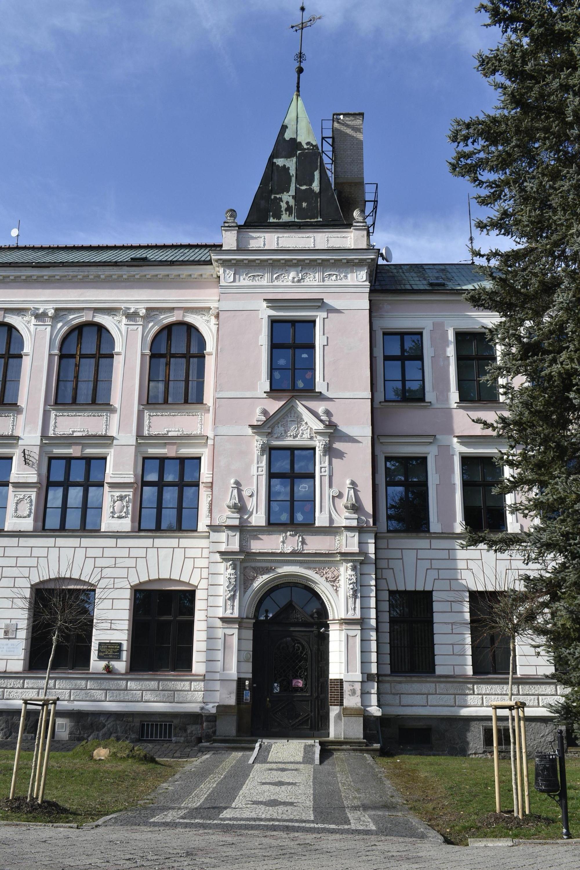 Základní škola J. Vohradského Šluknov, okres Děčín foto 4