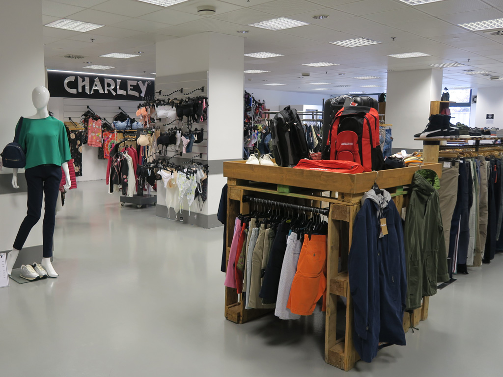CHARLEY - outlet foto 2
