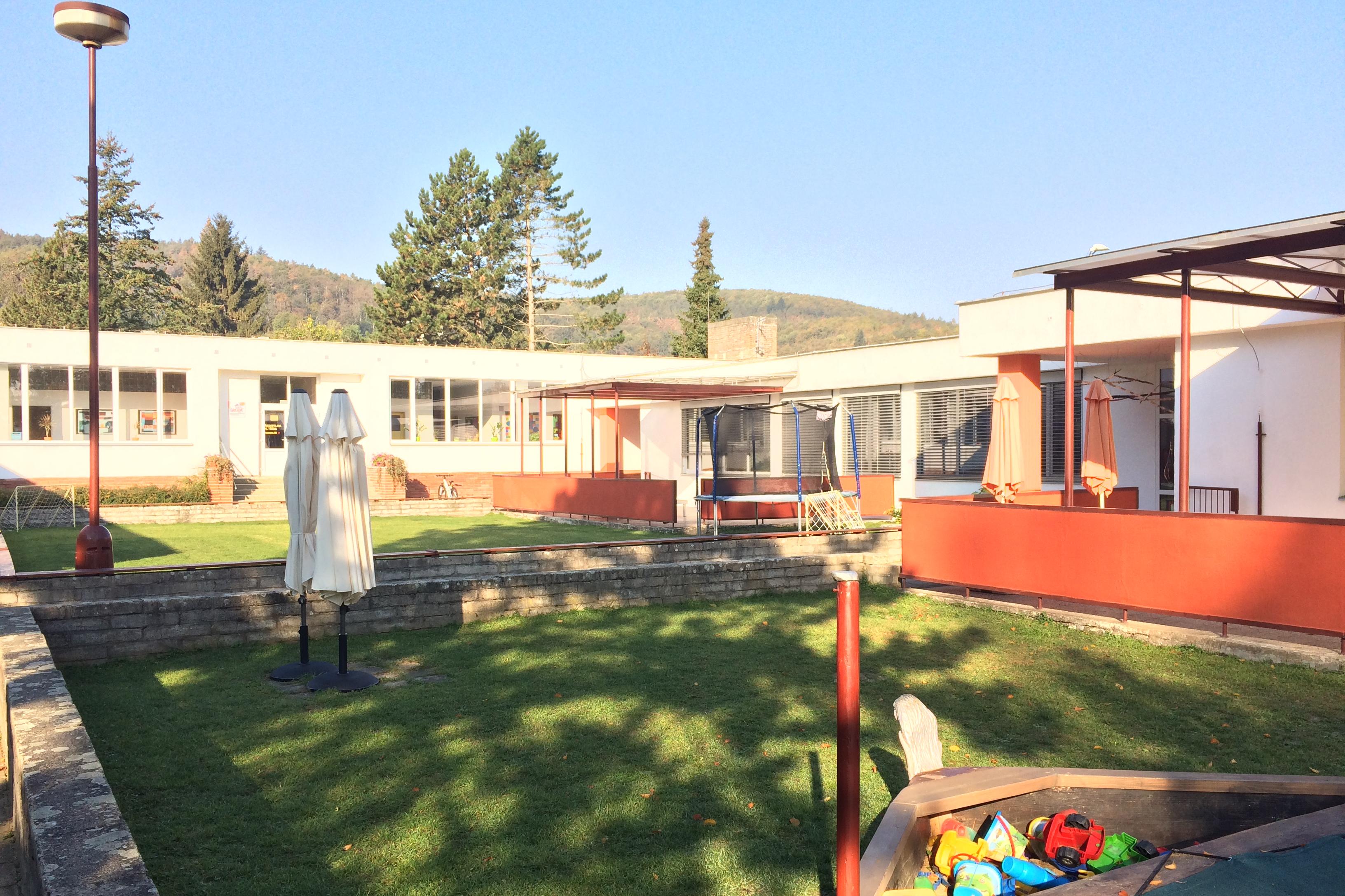 Škola Rozmarýnová