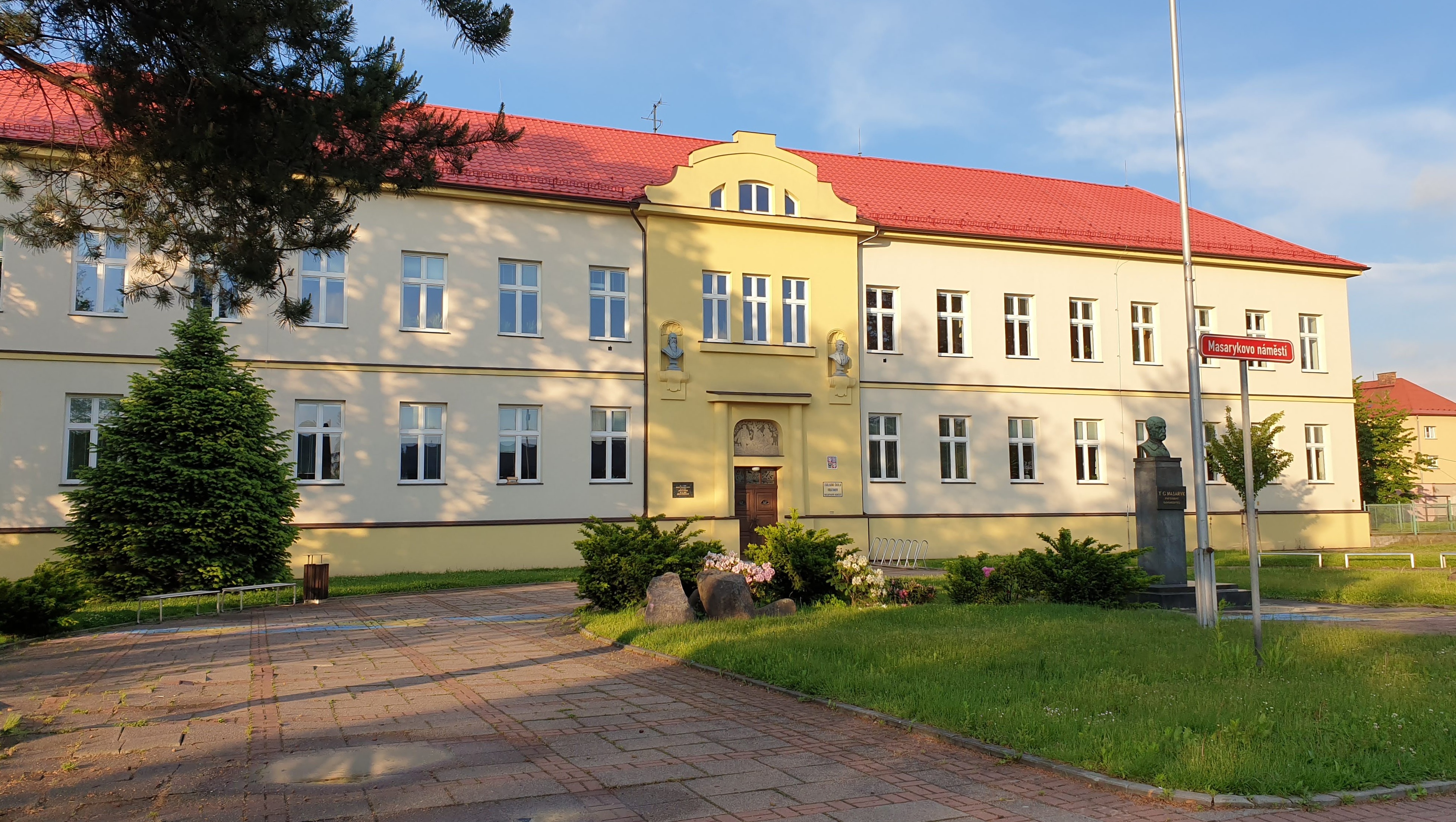 ZŠ Vratimov, Masarykovo náměstí