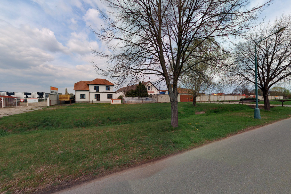 AUTODÍLY ROUDNICE, s.r.o. - prodej zbraní a vojenské techniky foto 2