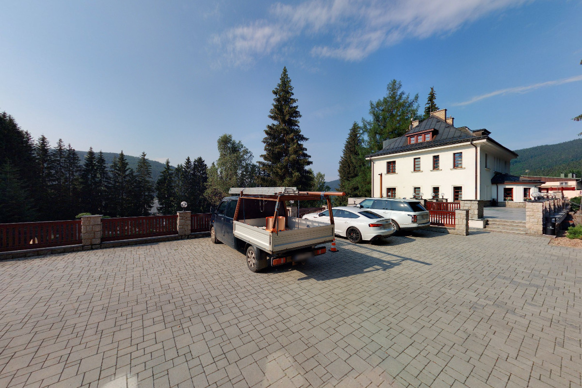 HOTEL BEDŘIŠKA Špindlerův Mlýn Wellness Resort & Spa - Nabíjecí stanice