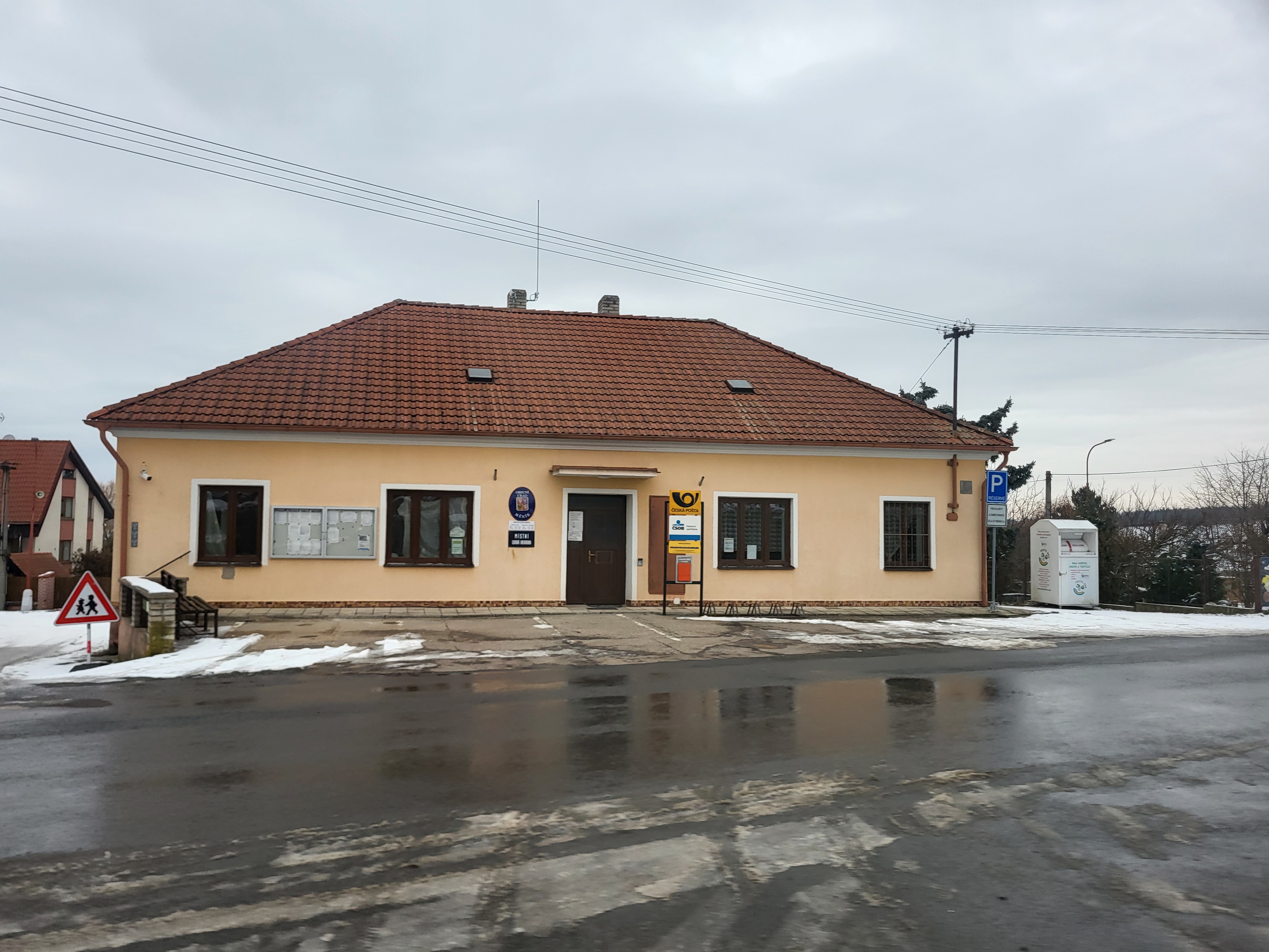 Měník - obecní úřad foto 2
