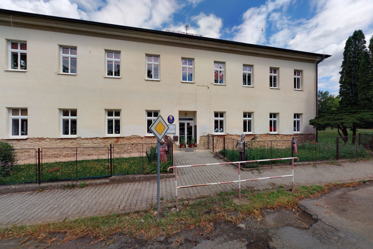 Základní škola a Mateřská škola Chrášťany, okres Rakovník foto 2