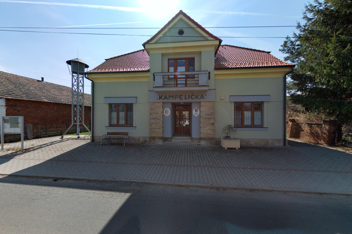 Třesovice - obecní úřad foto 2