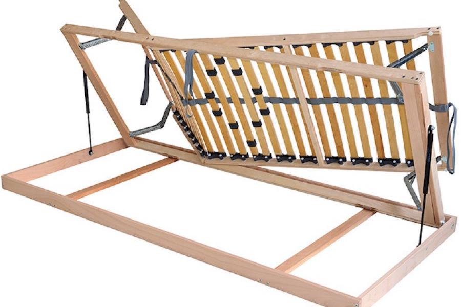 Rošty se vstupem do úložného prostoru