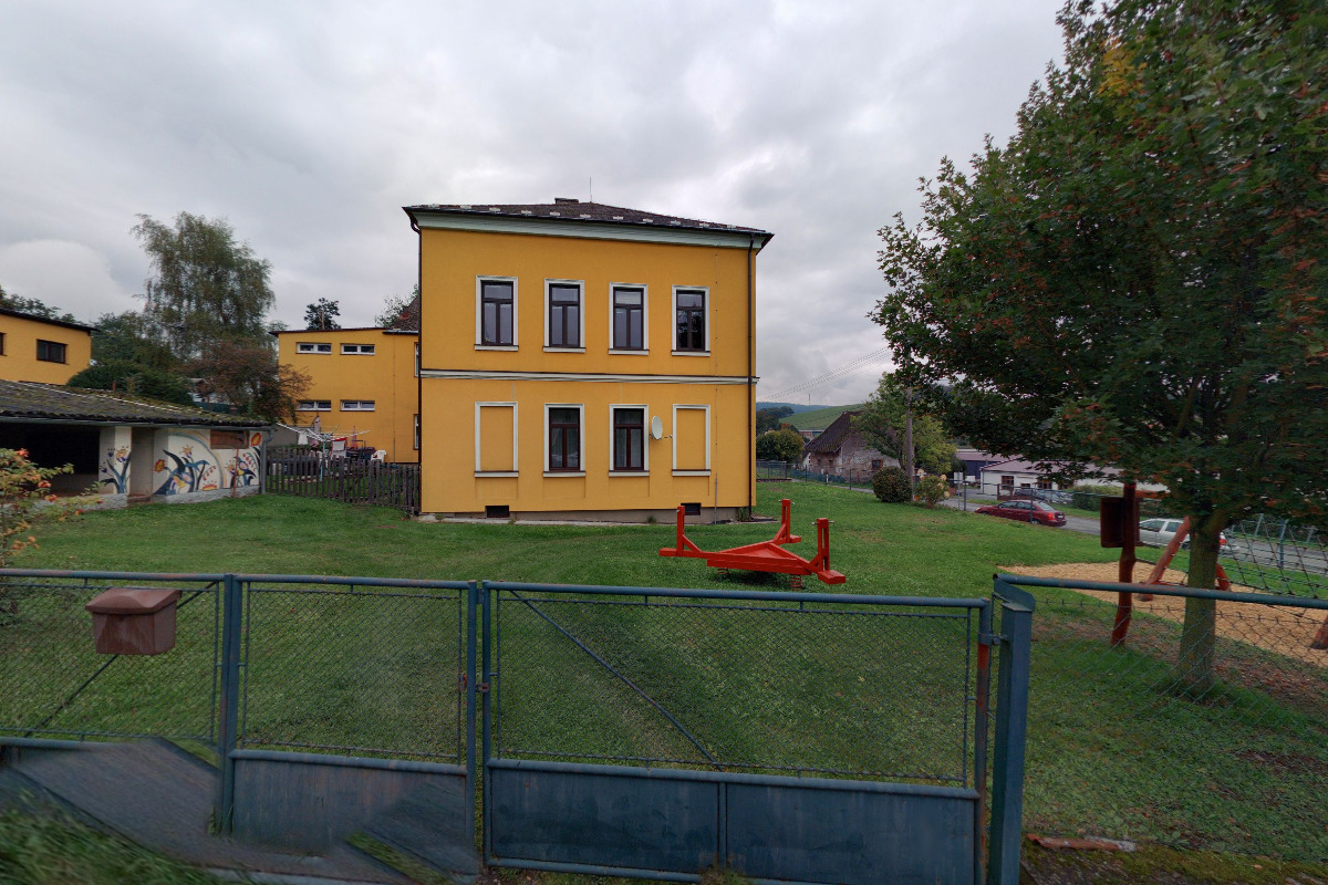 ZŠ a MŠ Dešenice foto 2