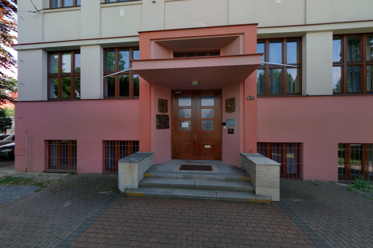 Střední průmyslová škola elektrotechniky a informačních technologií foto 6