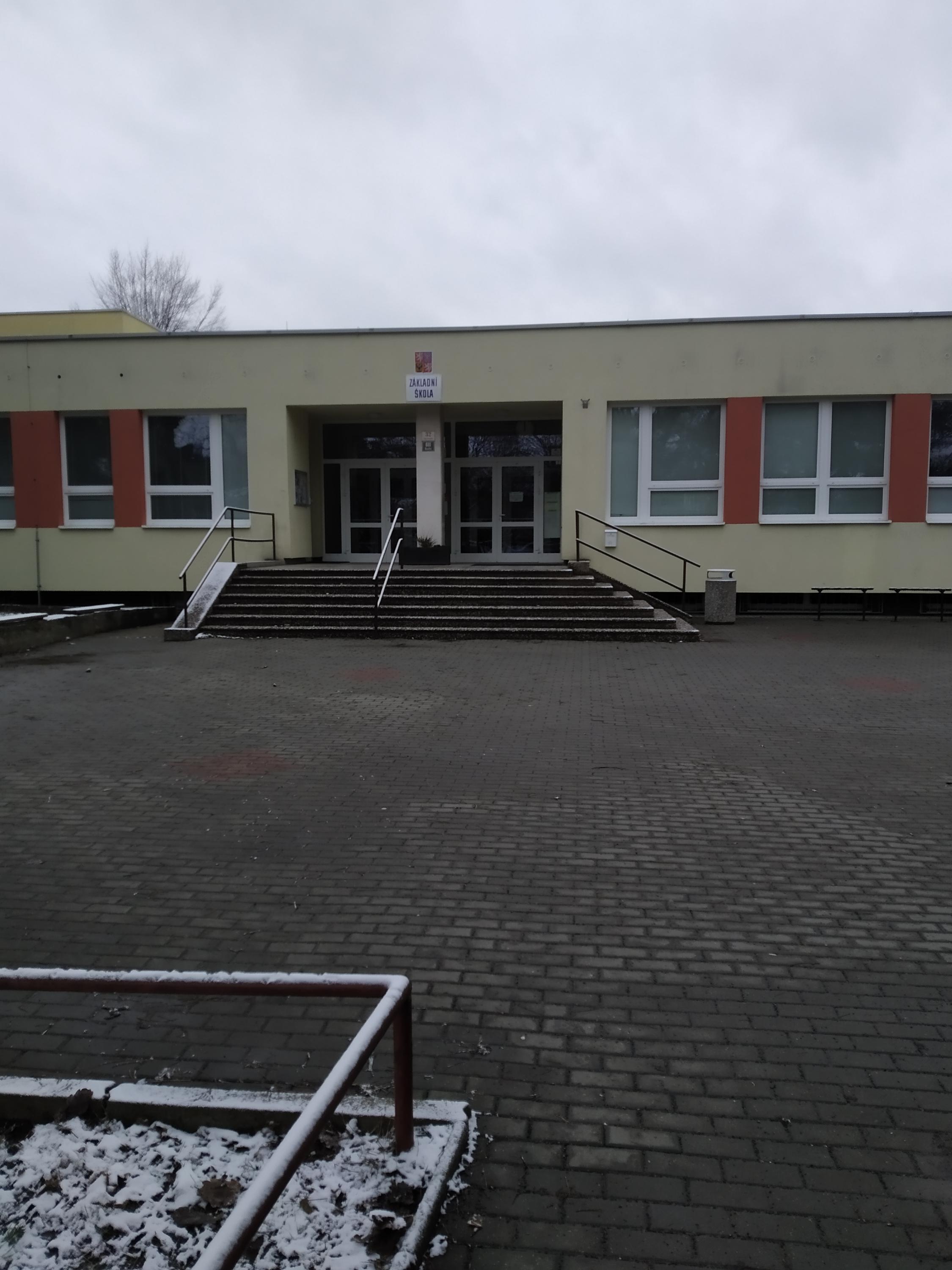 Základní škola Brno, Heyrovského 32, příspěvková organizace foto 1