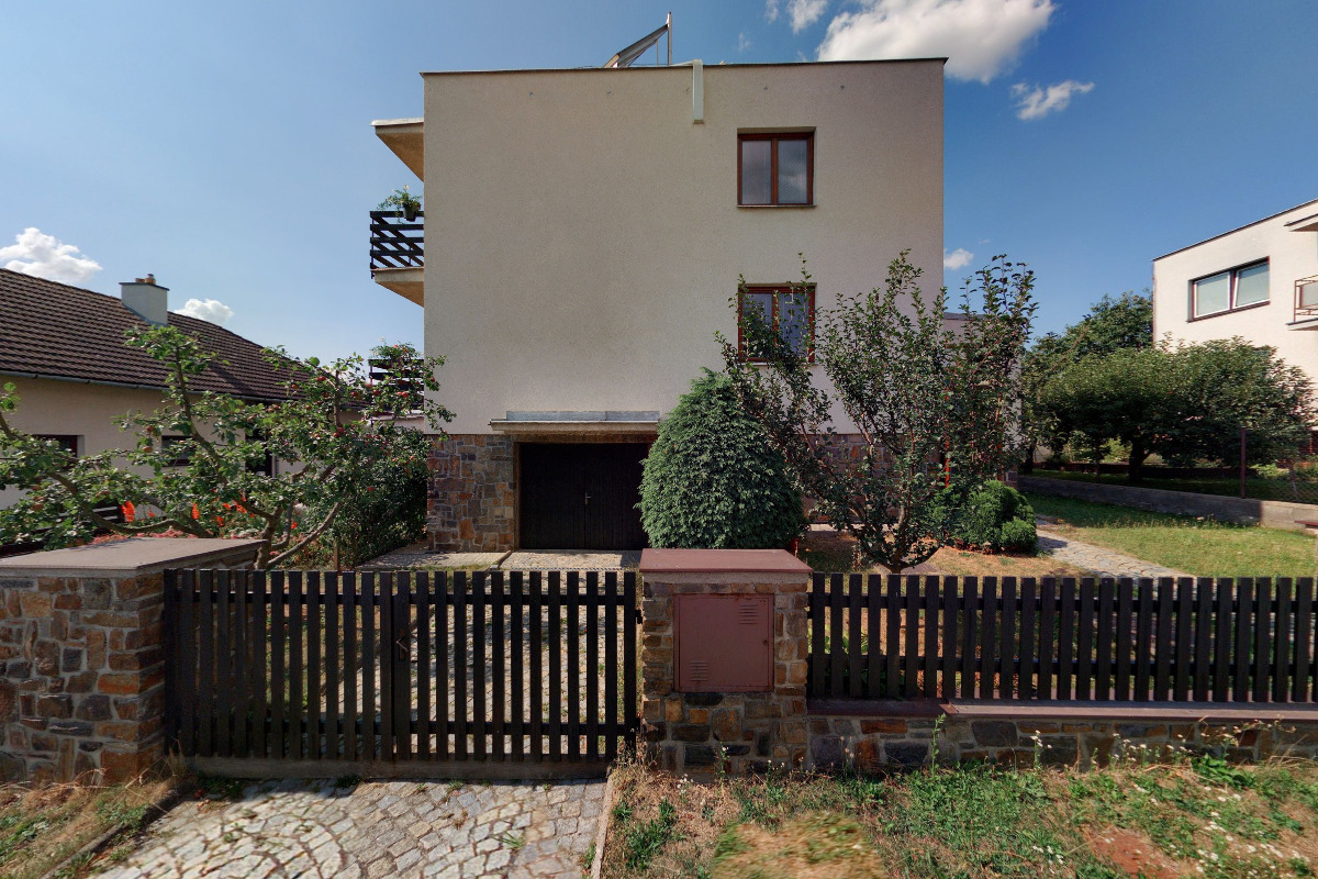 Karel Vasiliev - prodej akvárií a akvarijních ryb foto 1