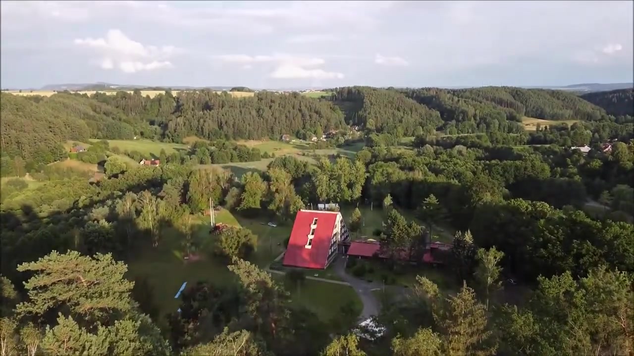 Dětský tábor - Lites (Rekreační středisko - Agentura HAUL) foto 2 (náhled videa)