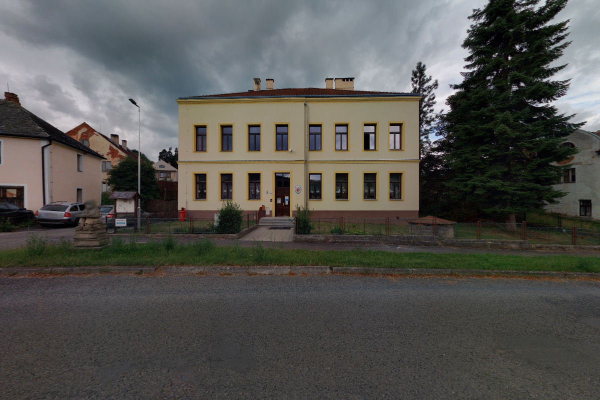 Základní škola Nečtiny foto 2