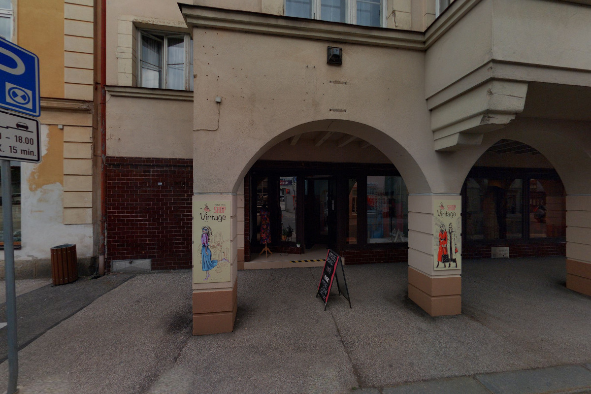 Second Hand Vintage Shop 20