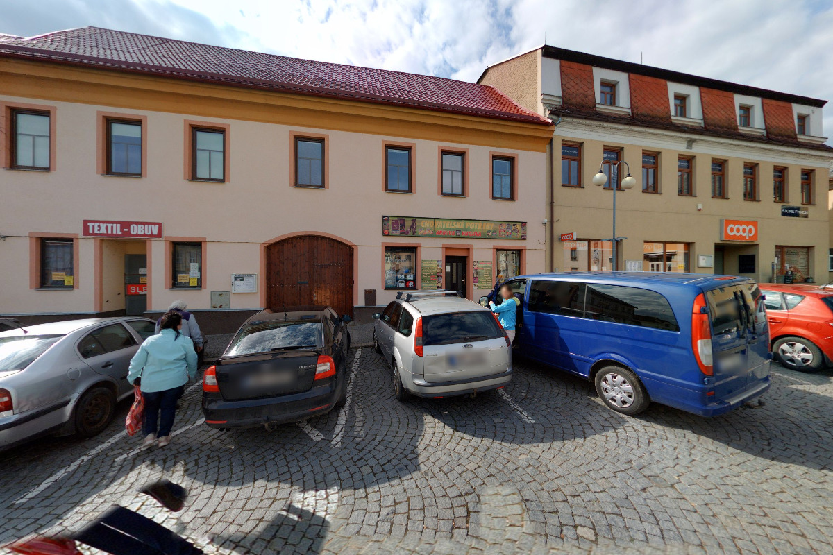 Under Lauras´ Wings