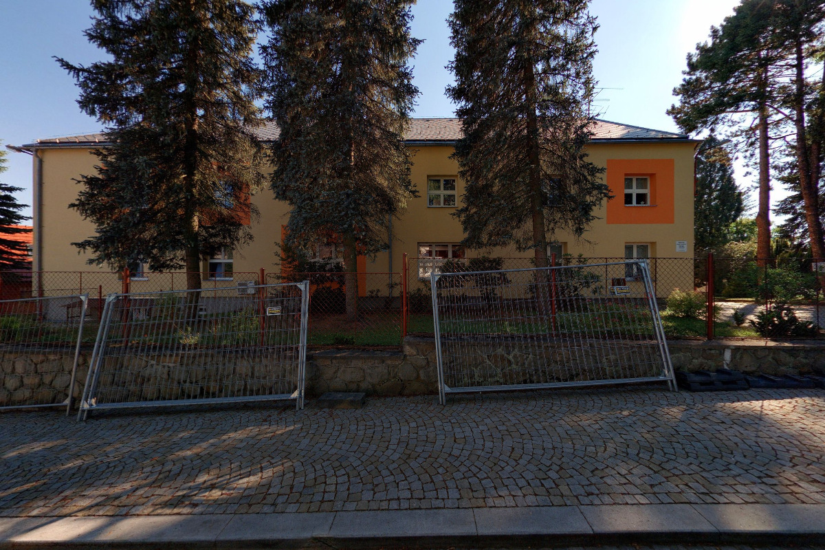 Výchovný ústav, středisko výchovné péče, střední škola a školní jídelna, Černovice