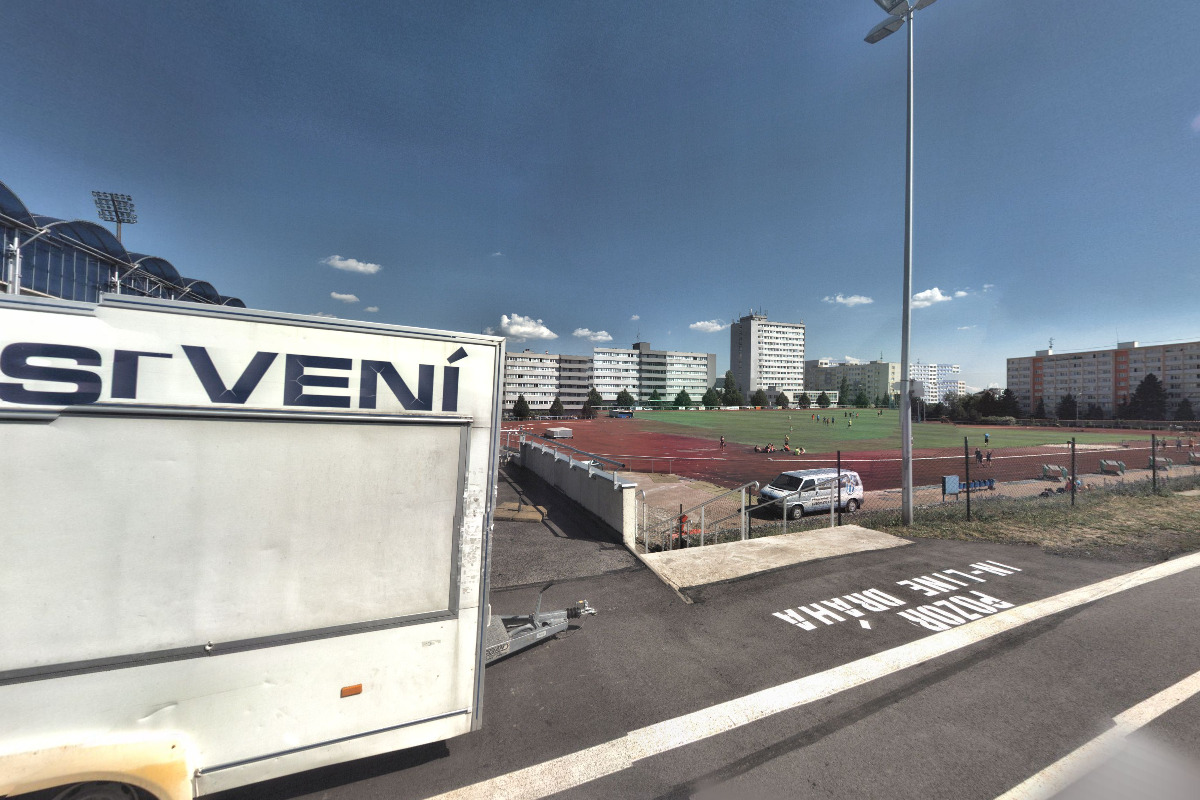 OBČERSTVENÍ U STADIONU