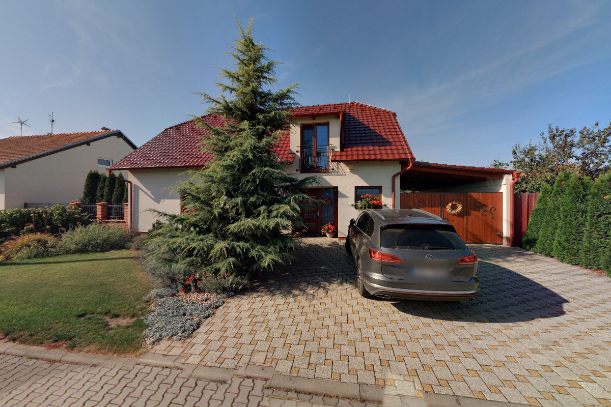 Lenka Šomanová RE/MAX Delux foto 2