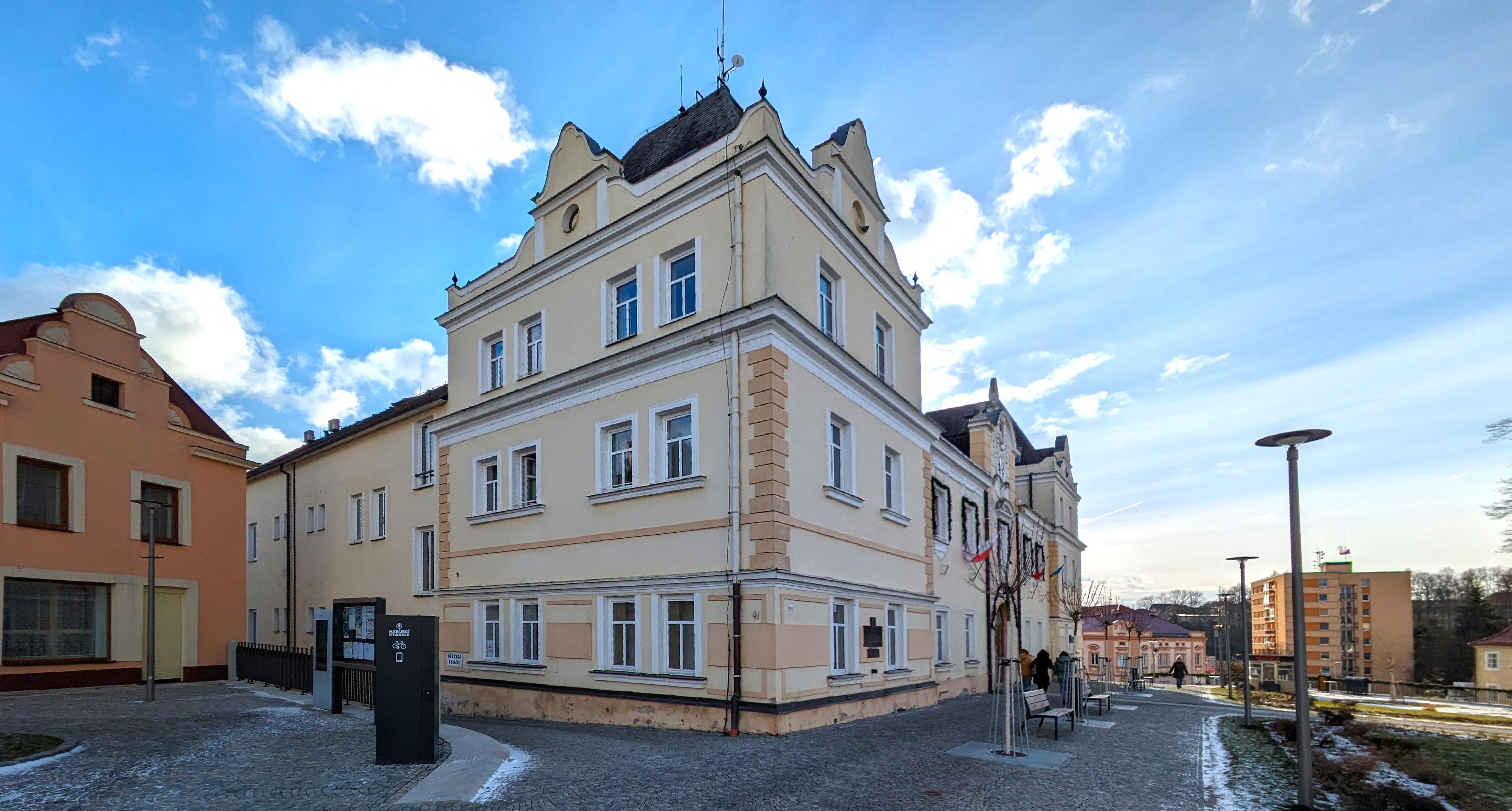 Nabíjecí stanice pro elektrokola a mobilní zařízení foto 6