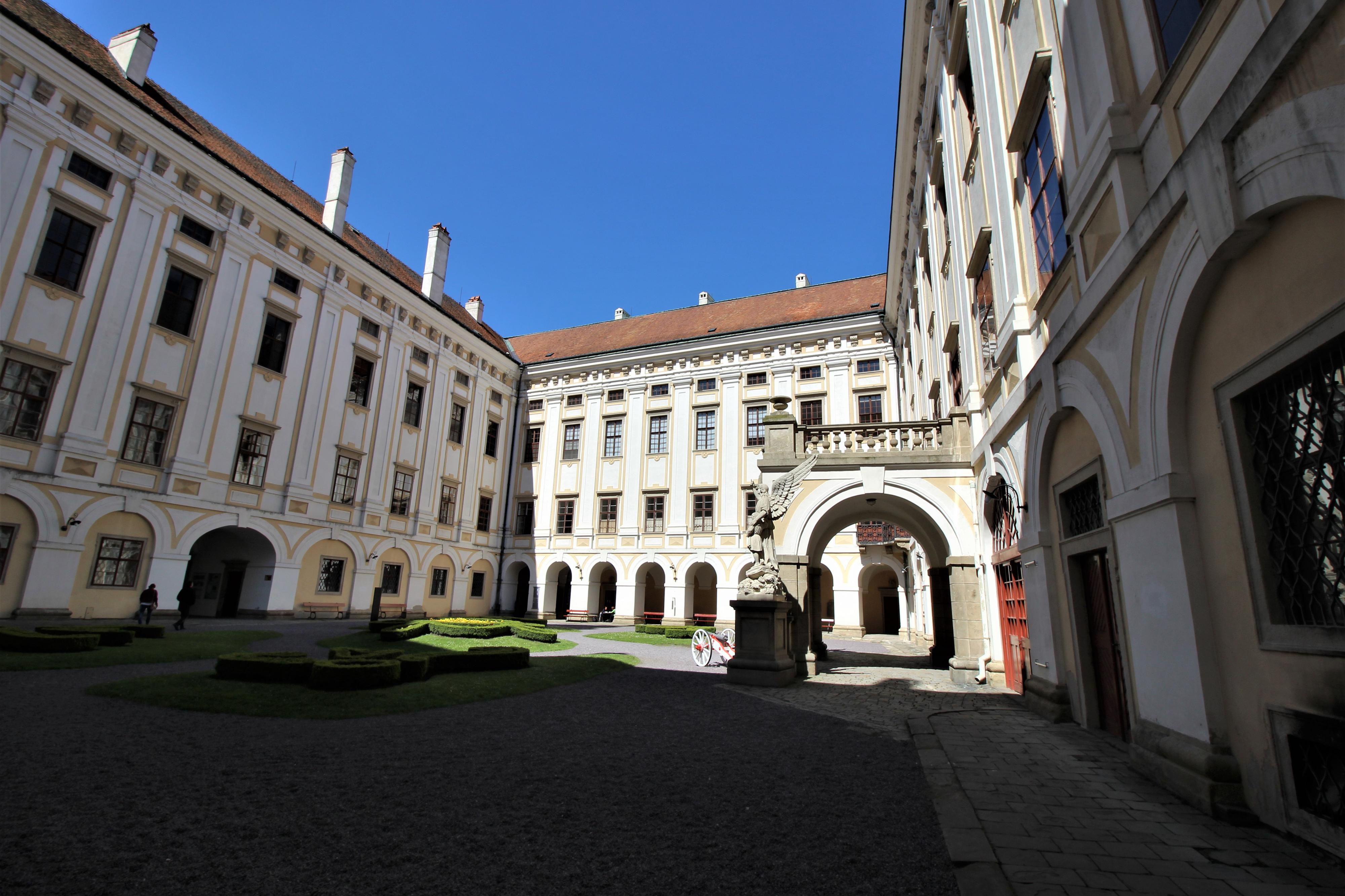 Arcibiskupský zámek a zahrady Kroměříž foto 5