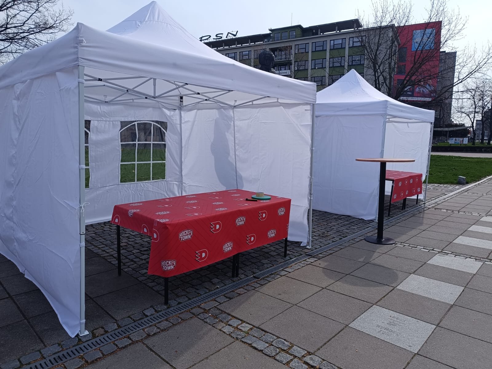 České party stany foto 2