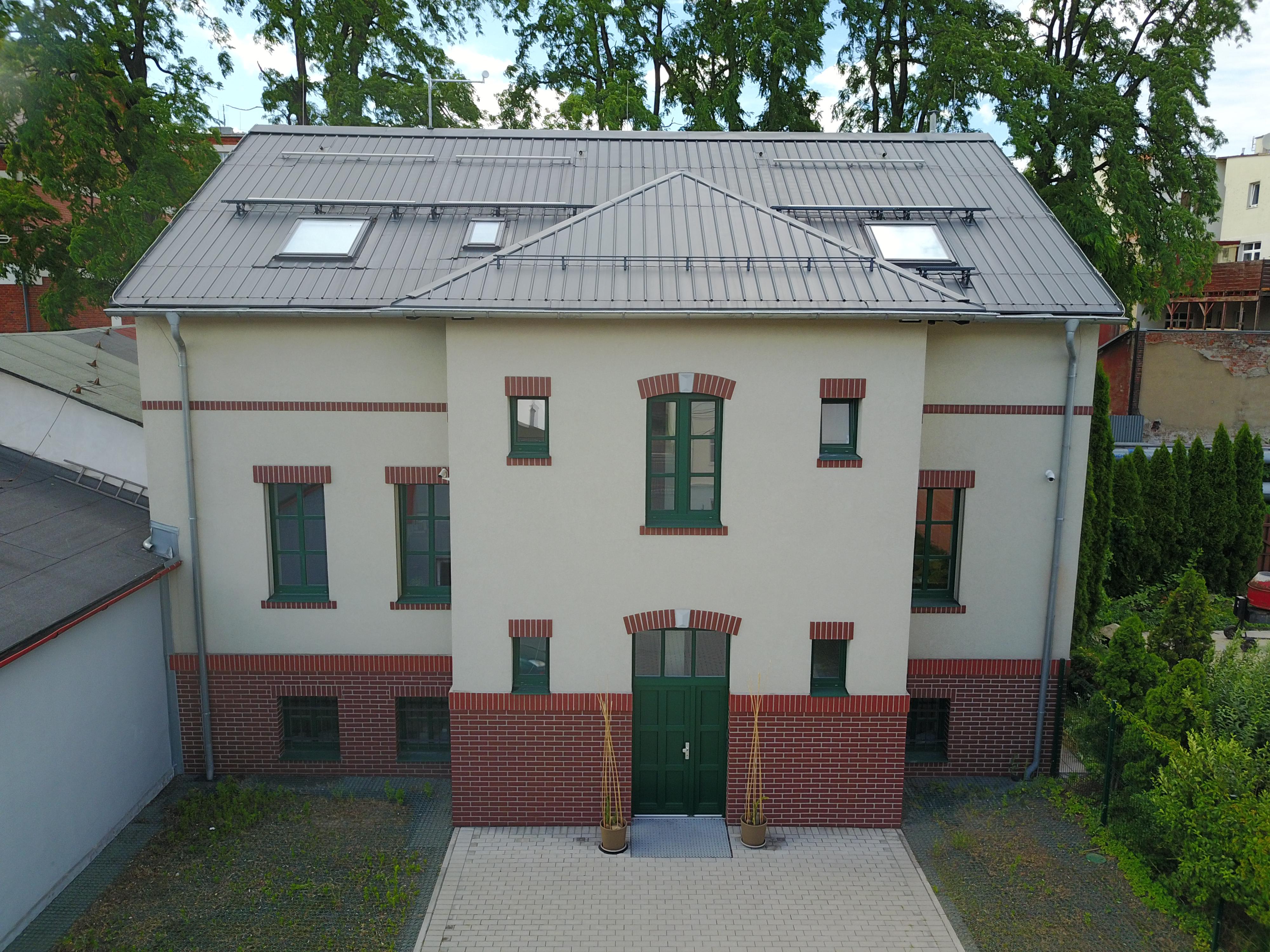 studio dESIGNbAR - David Sasín