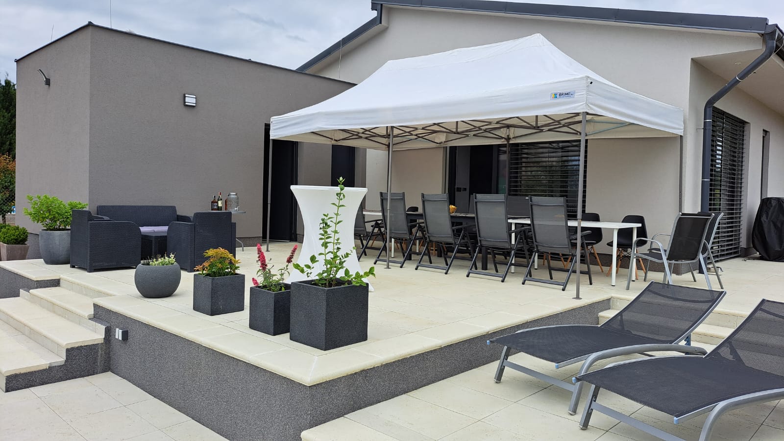 Ing. Marcela Lipovská - Párty, pípy, stany foto 3