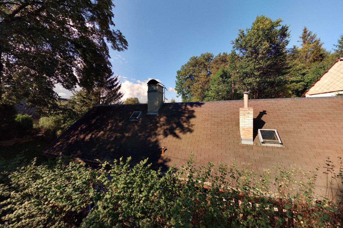 Romantická chalupa v podhradí hradu Chlum