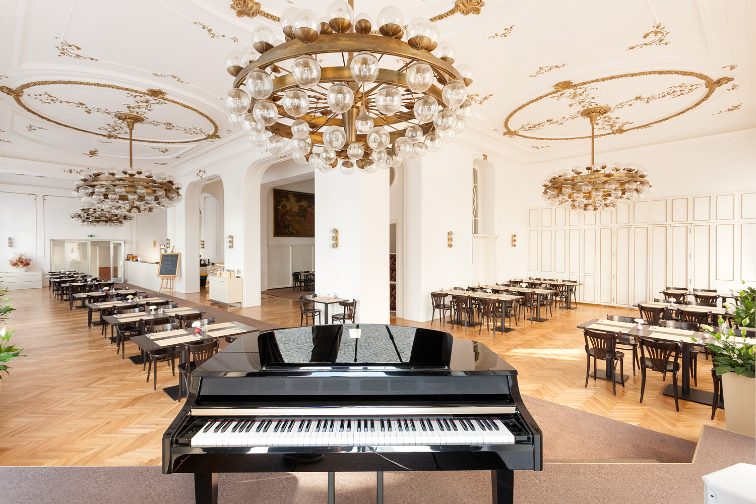 Hotel Praha - kavárna a restaurace foto 4