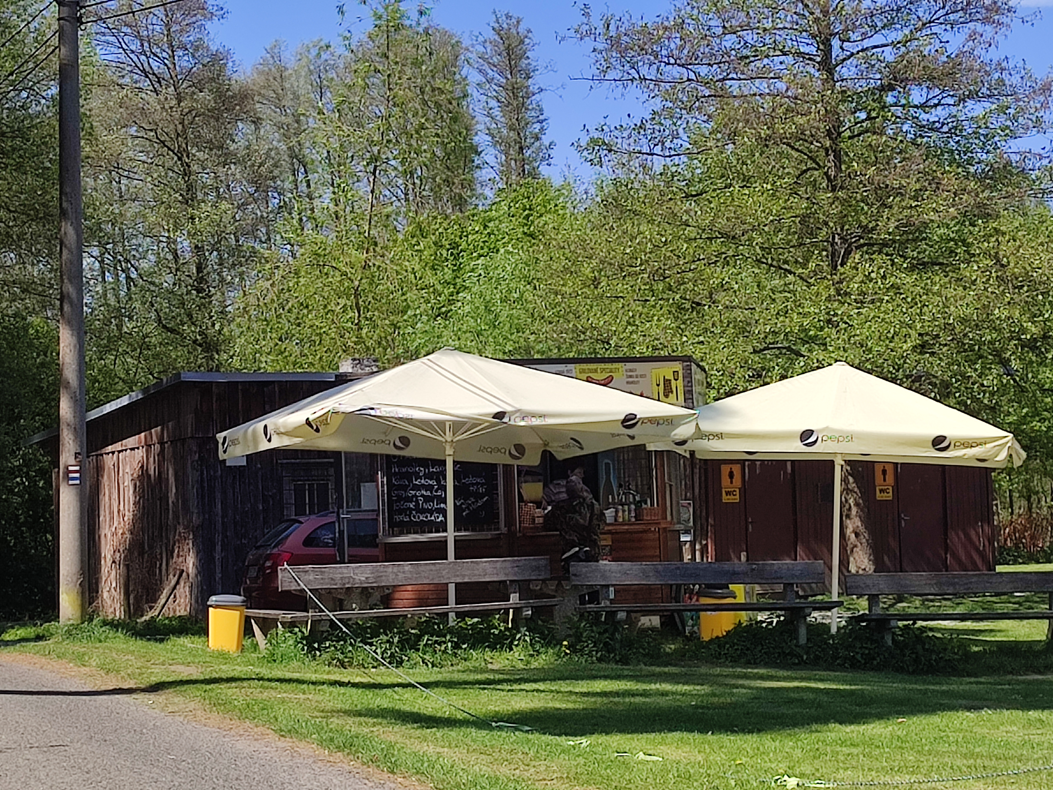 Občertvení pod hradem