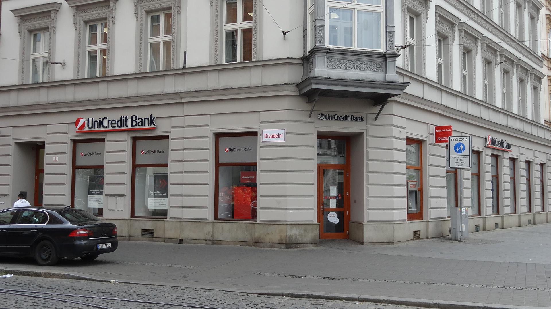 Bankomat UniCredit Bank Czech Republic foto 2
