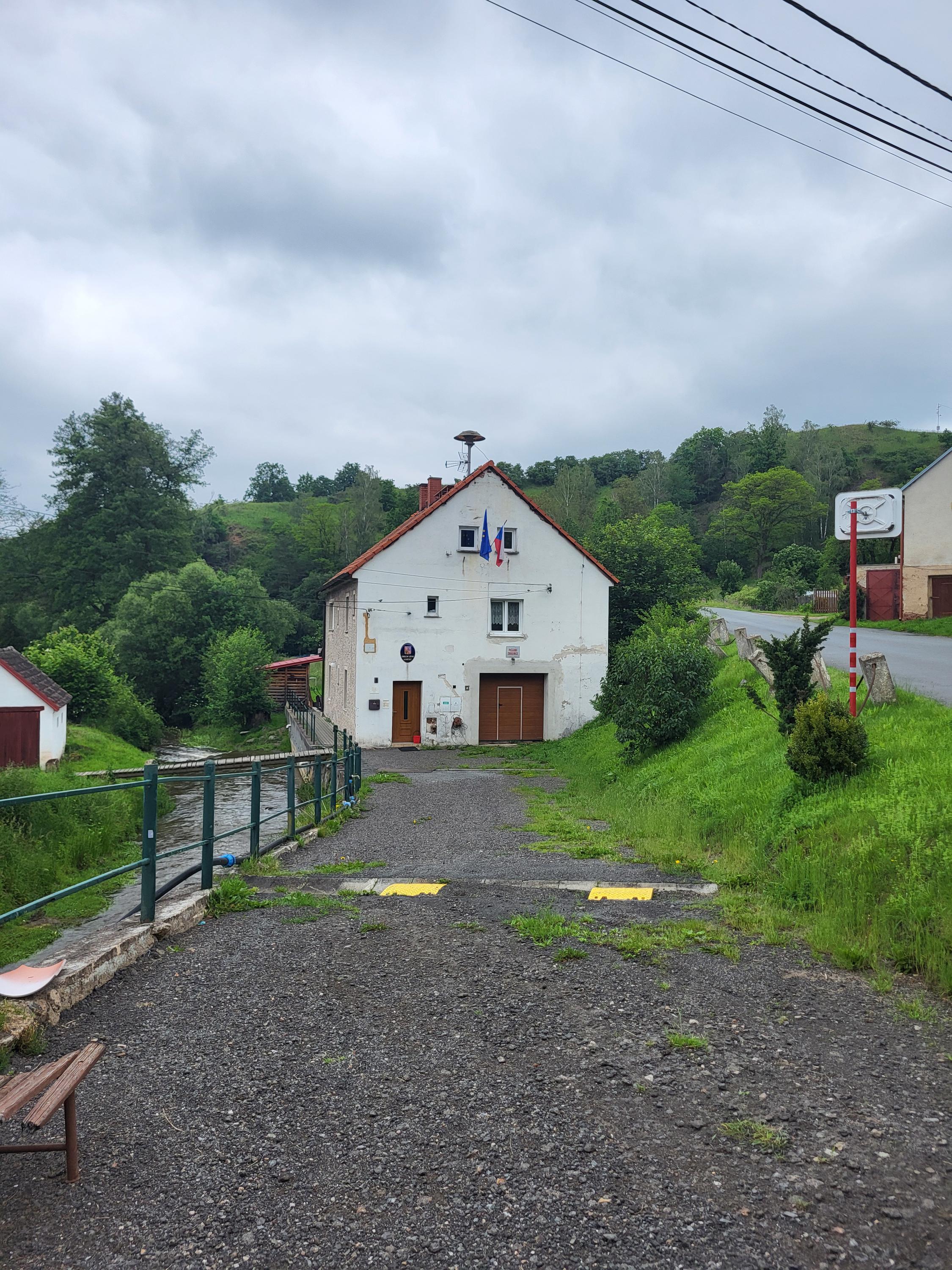 Obecní knihovna Kamenec foto 2