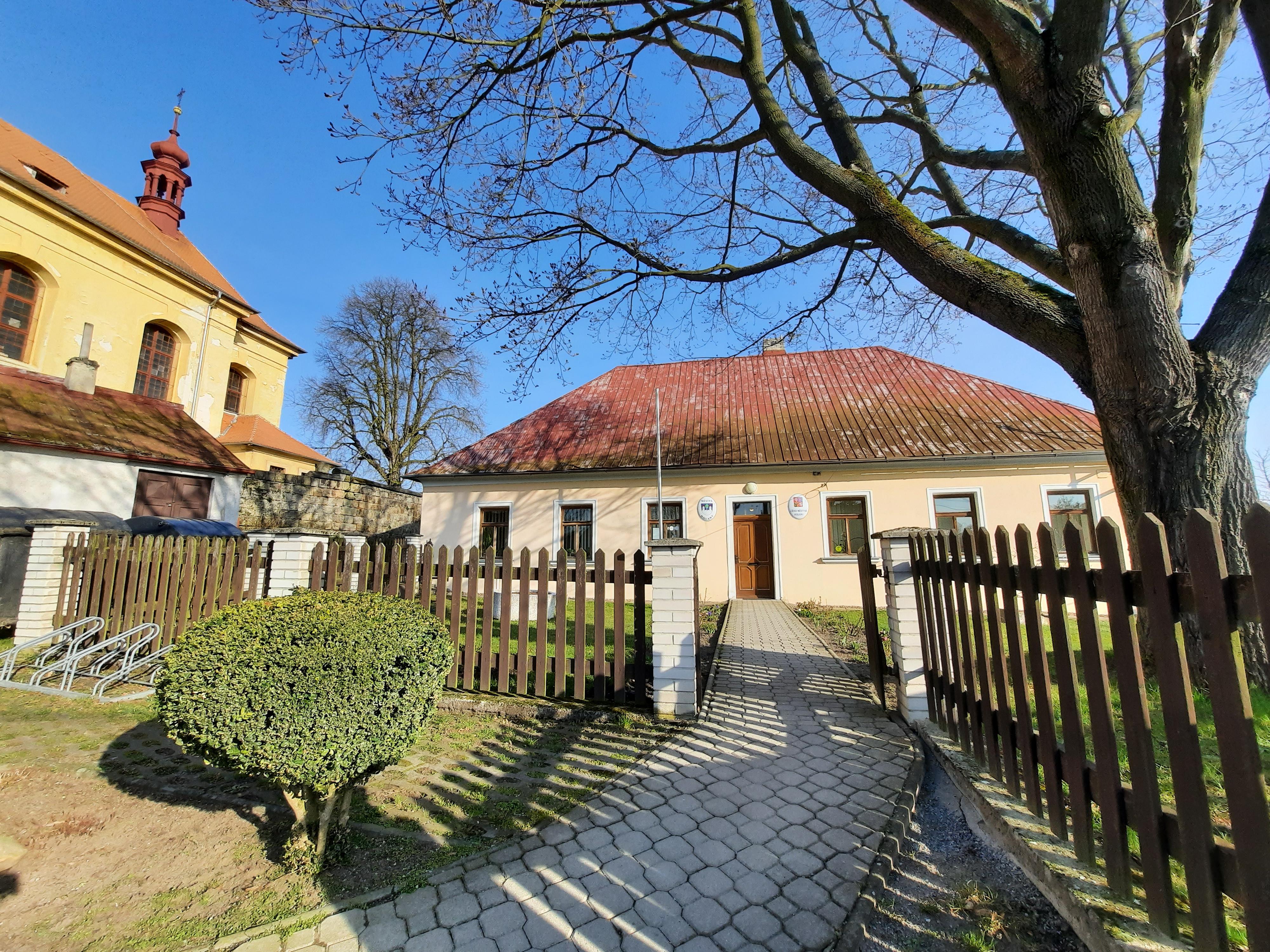 Holany - úřad městyse foto 3