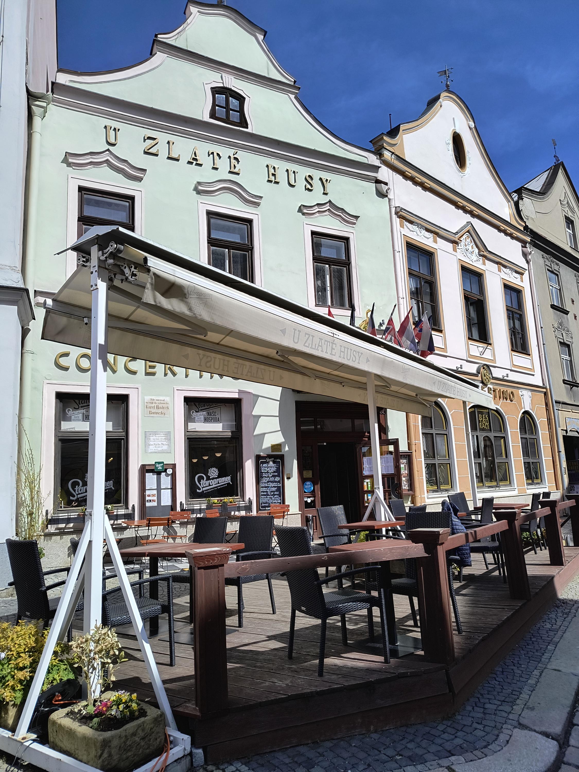 Hotel Concertino - Restaurace Zlatá Husa foto 6