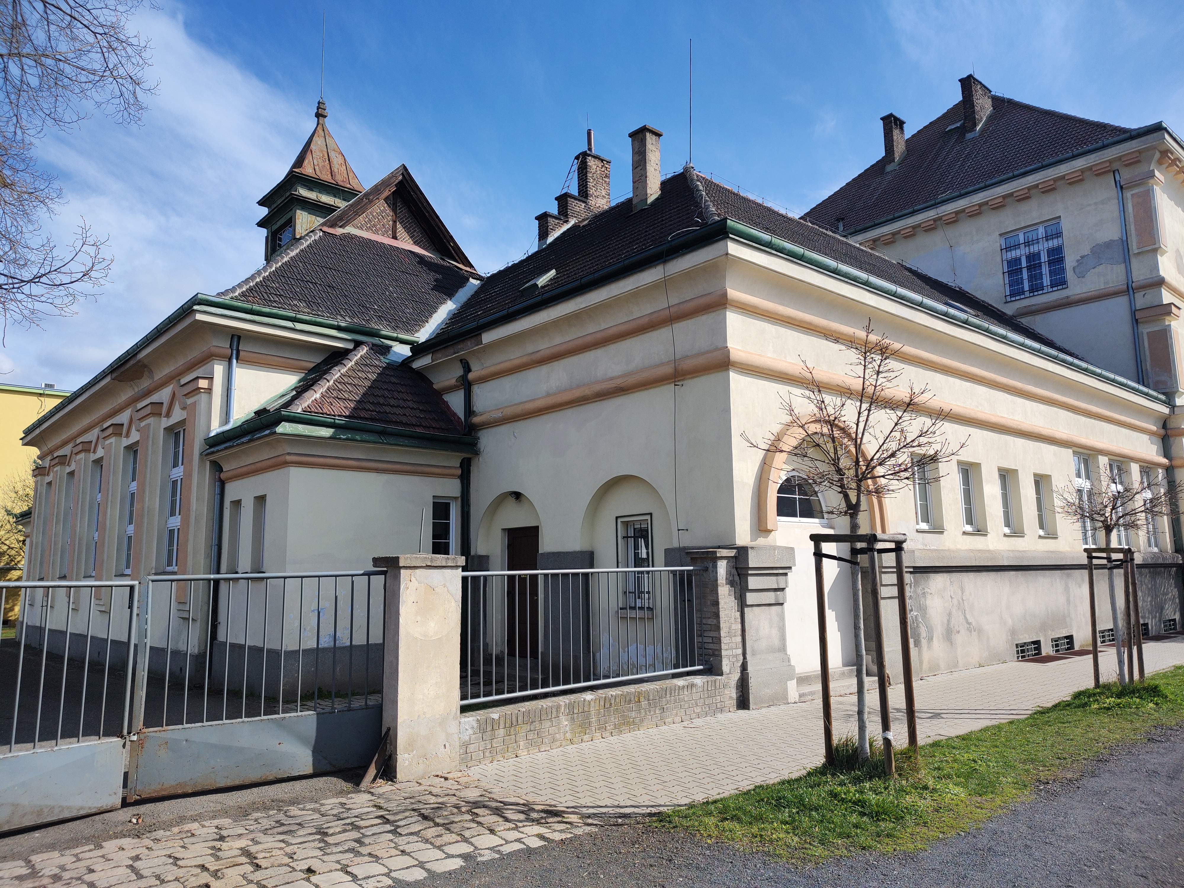 Gymnázium Lovosice, Sady pionýrů foto 4