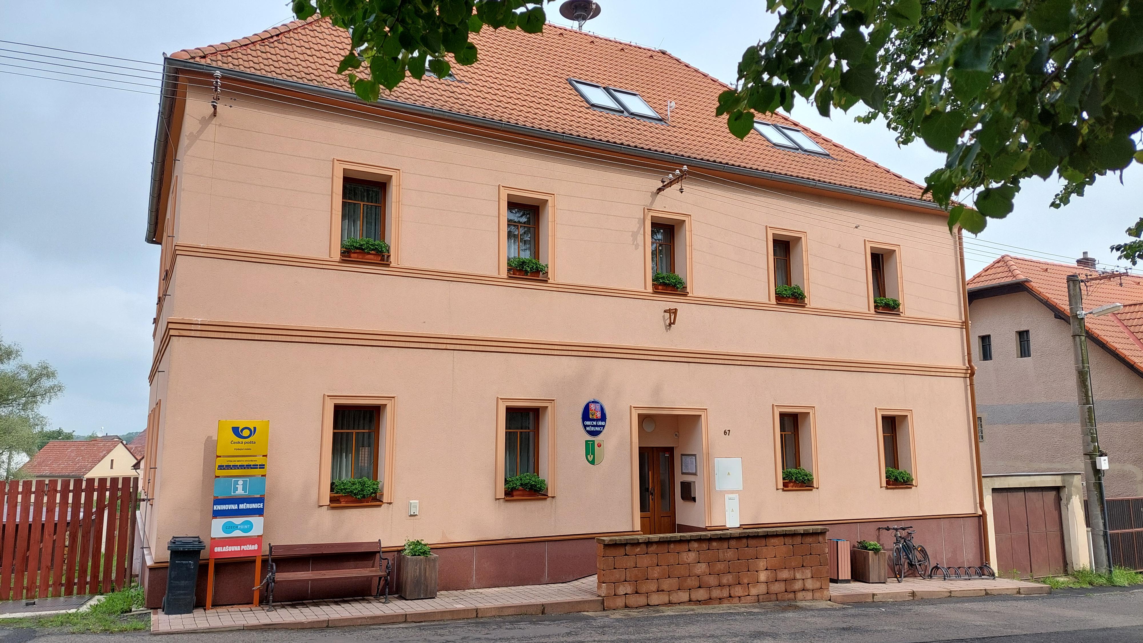 Měrunice - obecní úřad foto 5