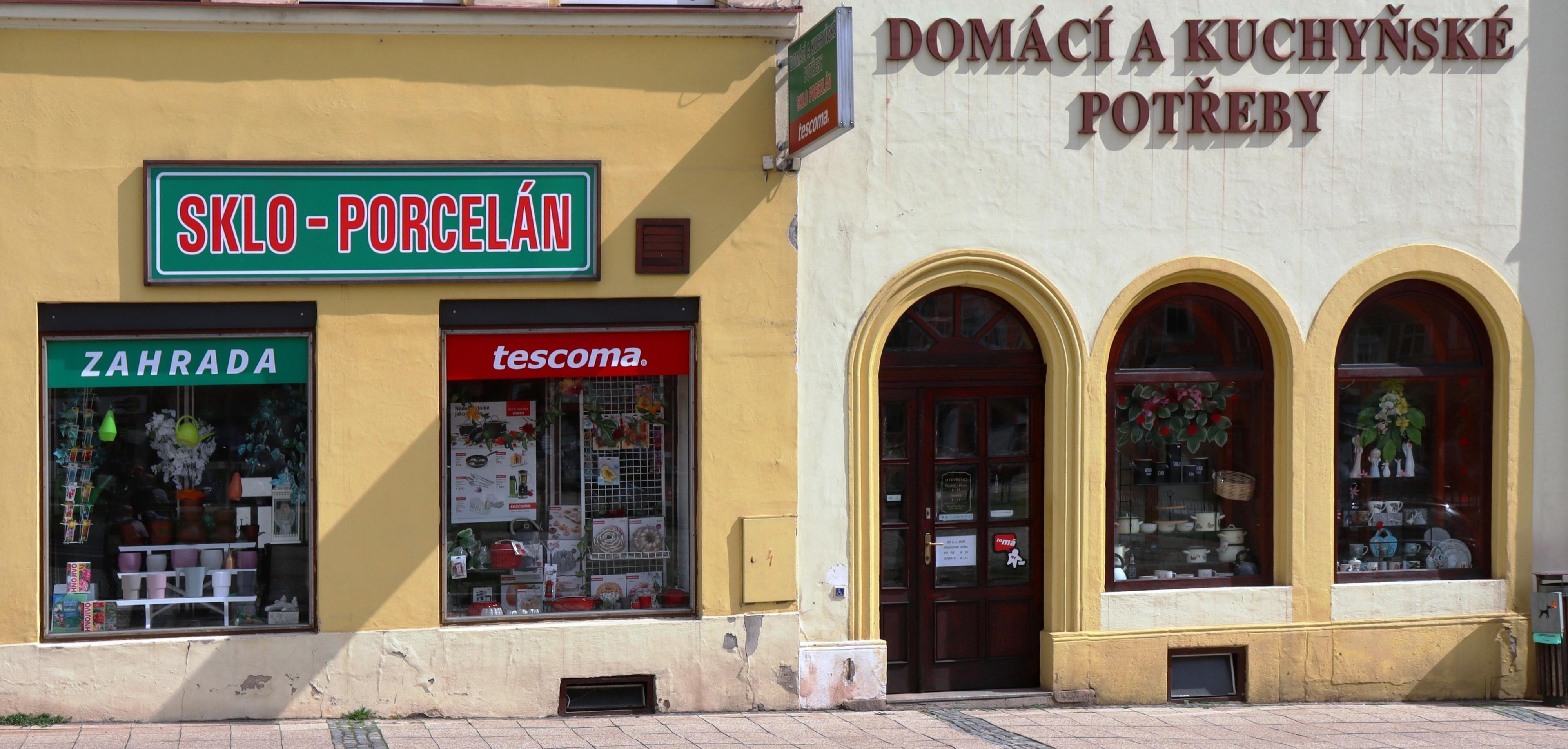 Domácí a kuchyňské potřeby, Klenoty a hodiny Broumov