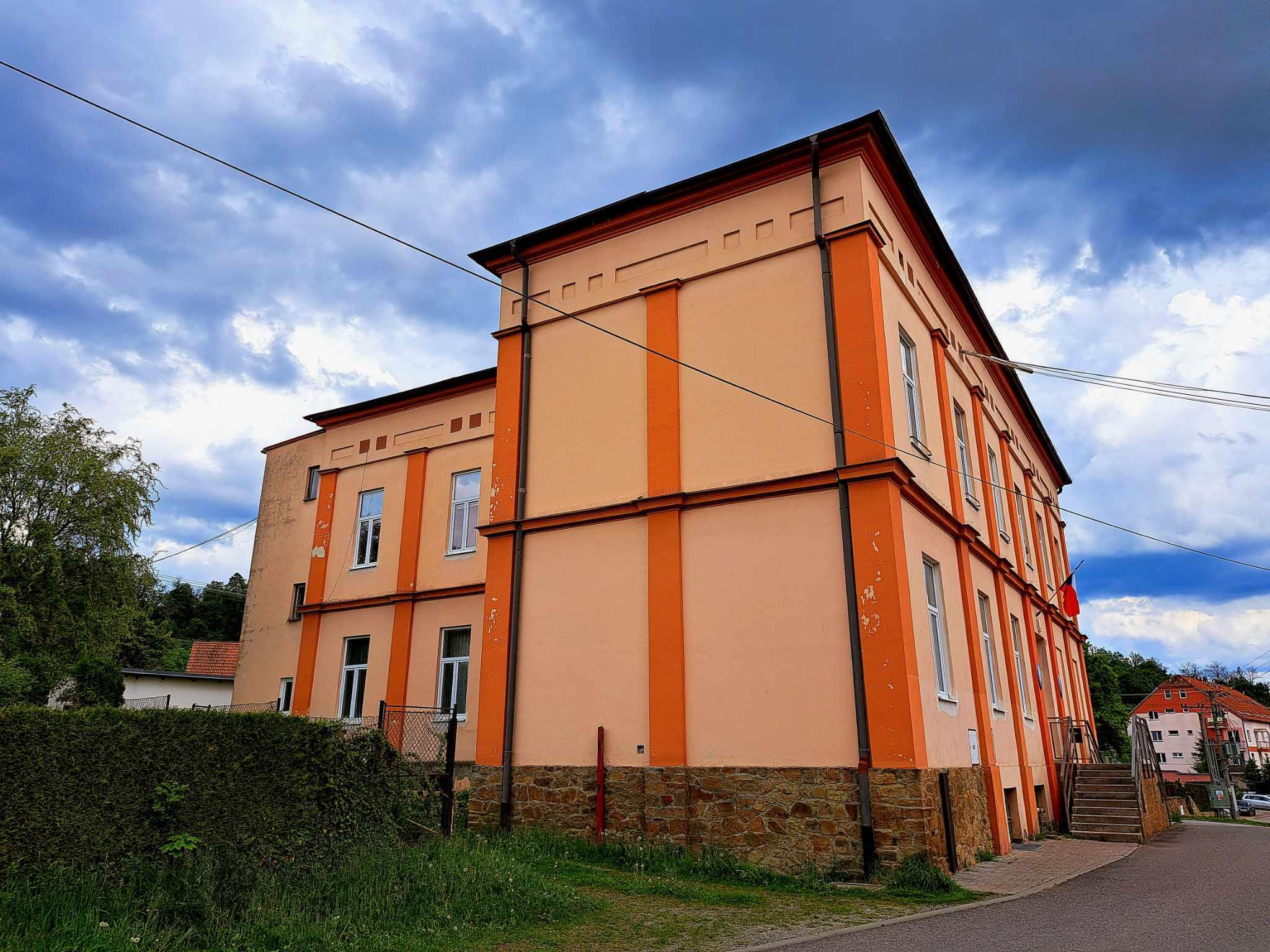 Zastávka - obecní úřad foto 2