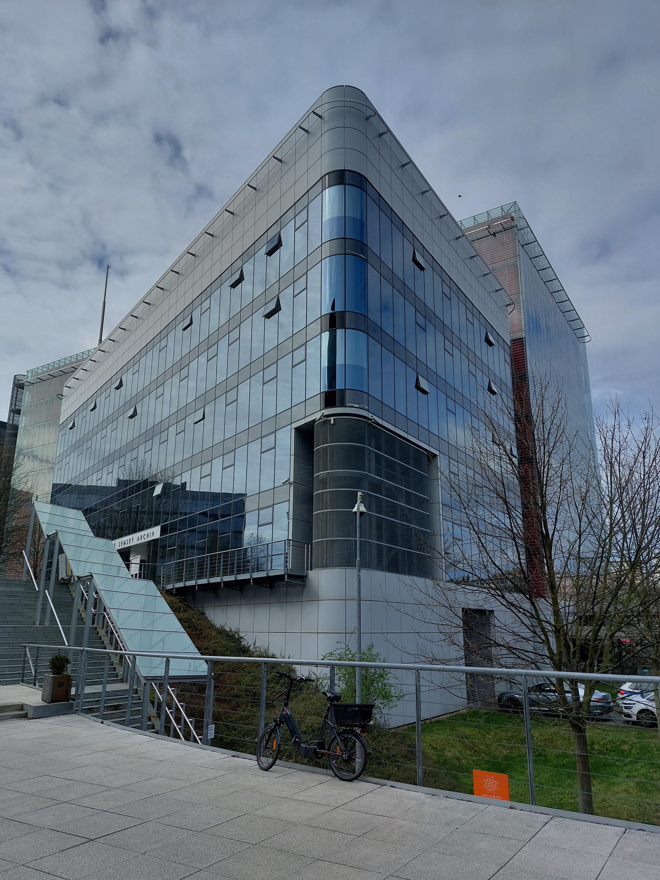 Moravský zemský archiv v Brně - knihovna foto 3