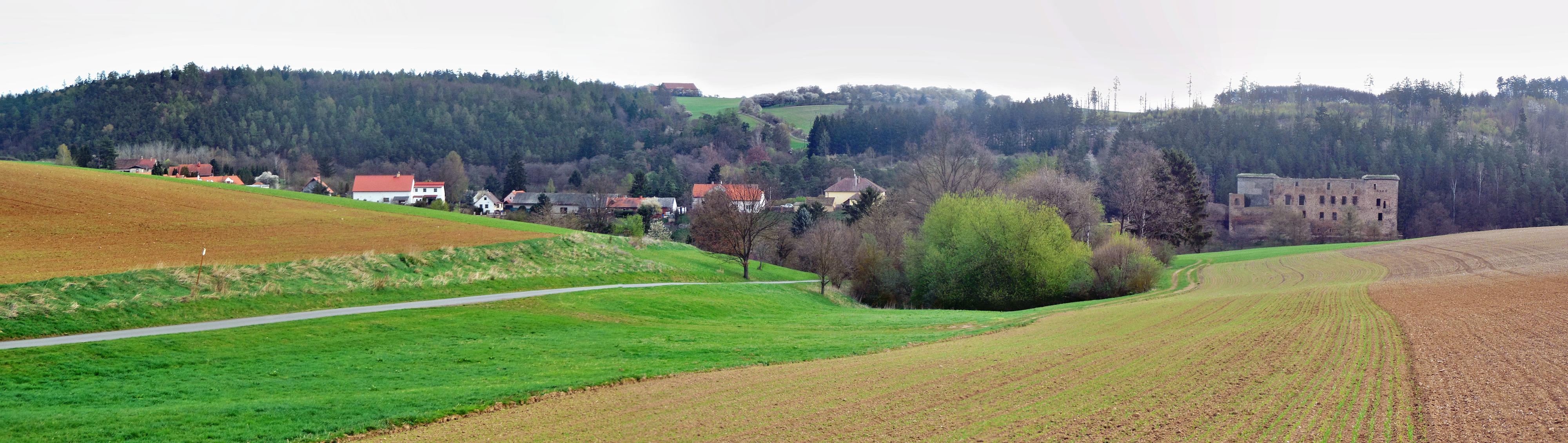 Krakovec - obecní úřad foto 2