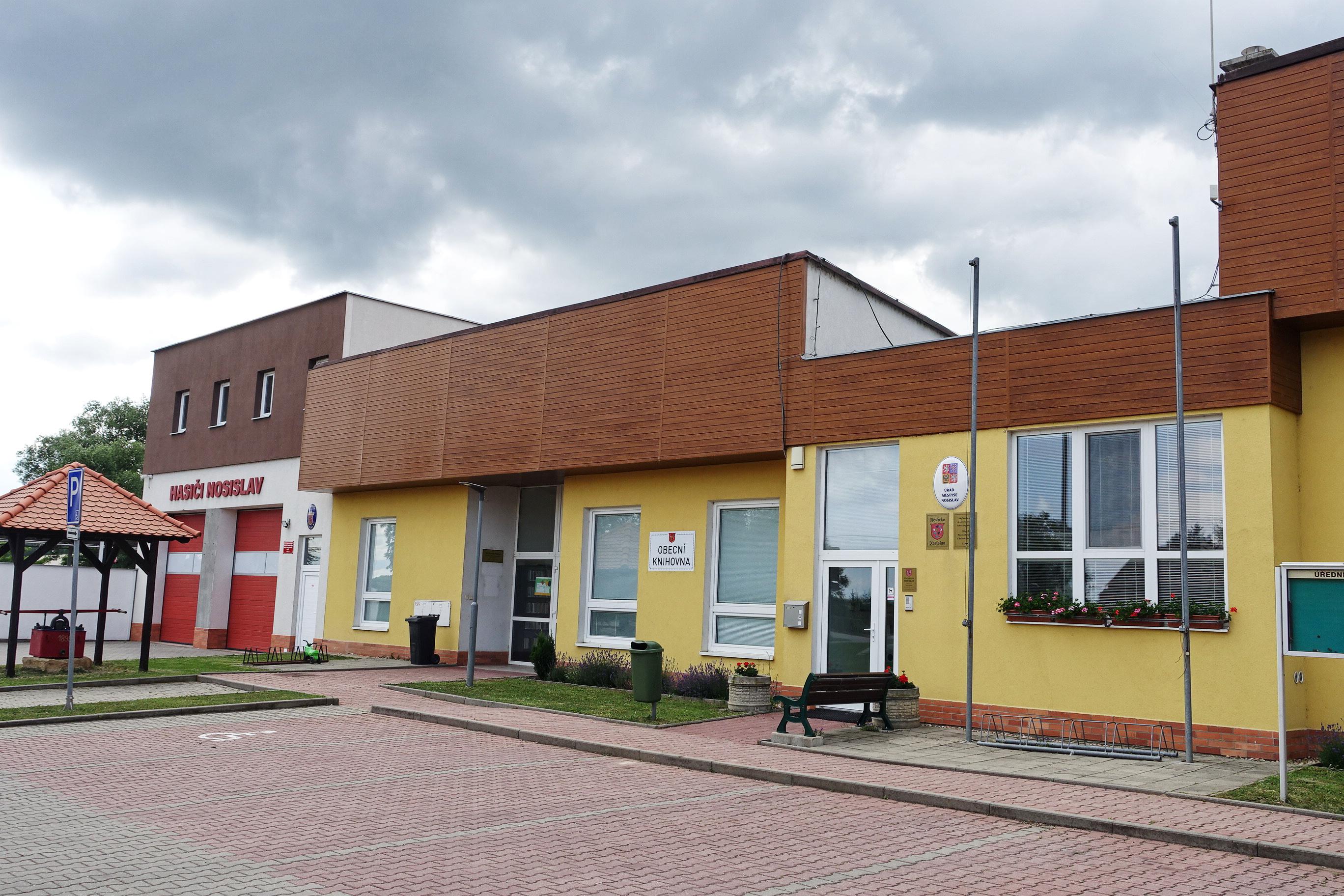 Úřad městyse Nosislav foto 2